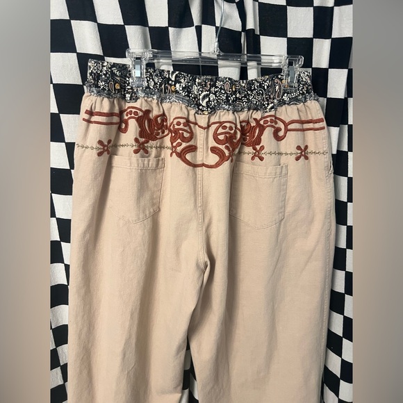 Blue Velvet whimsical embroidered joggers - Picture 13 of 16